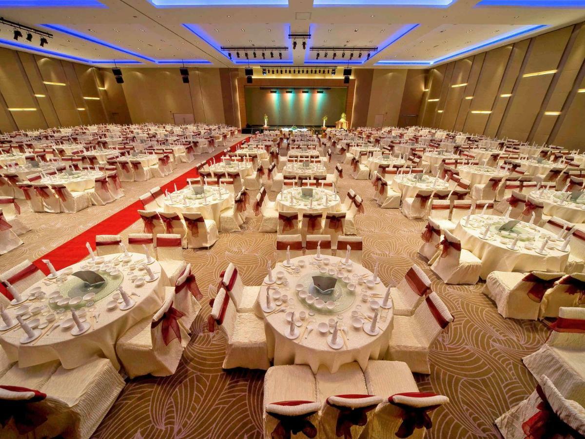 โรงแรมพูลแมน กูชิง ภายนอก รูปภาพ The Grand Ballroom